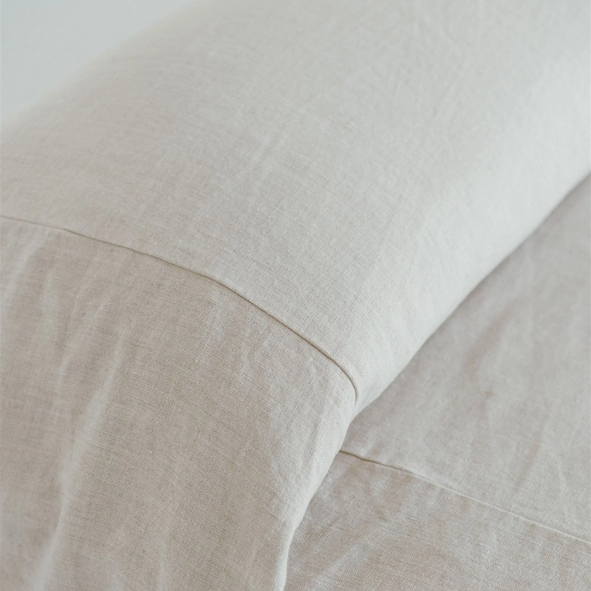 Bedspread in Heavyweight Linen - Natural - Image 5