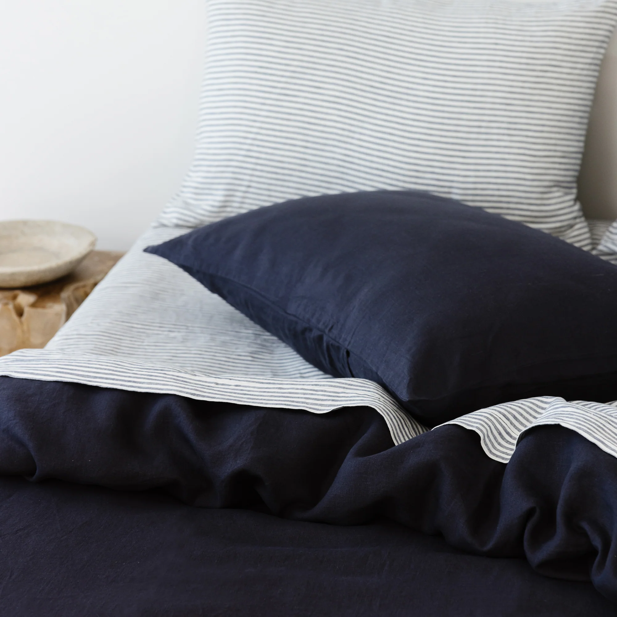 Midnight Blue Linen Duvet - Image 5