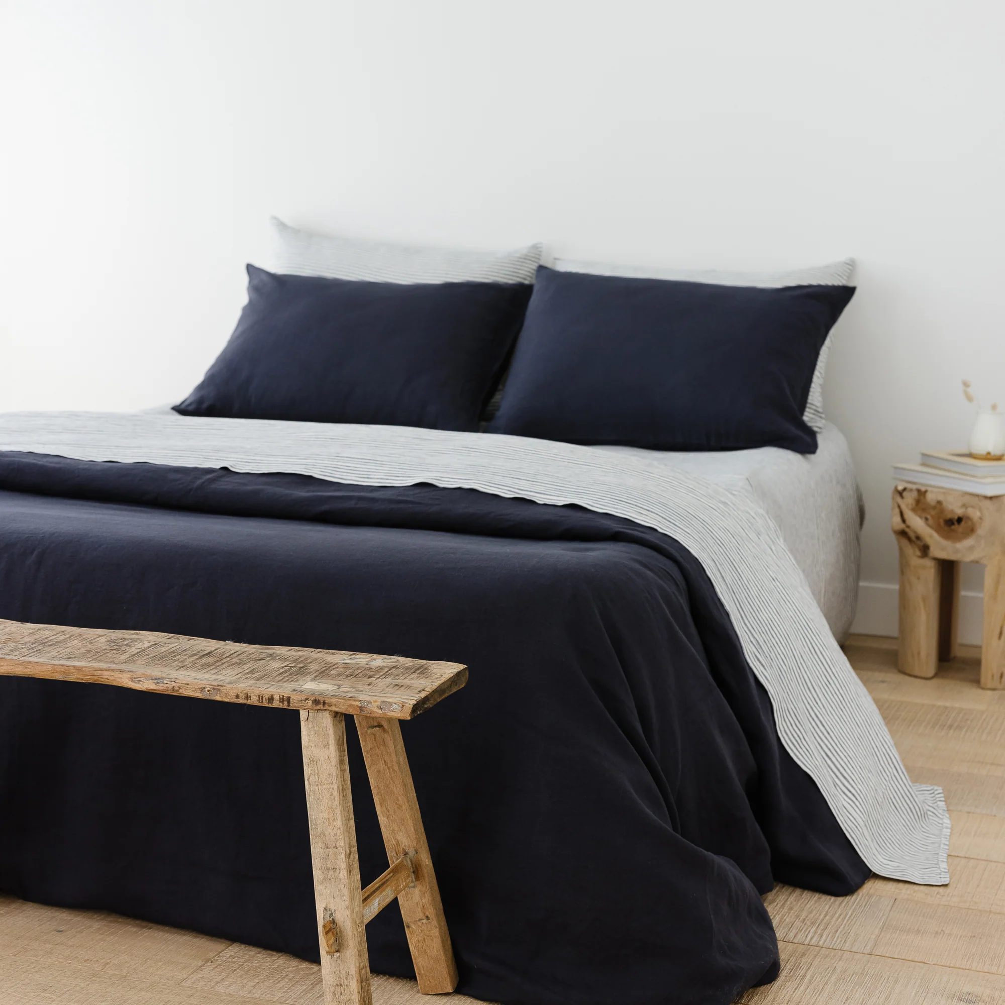 Midnight Blue Linen Duvet - Image 7