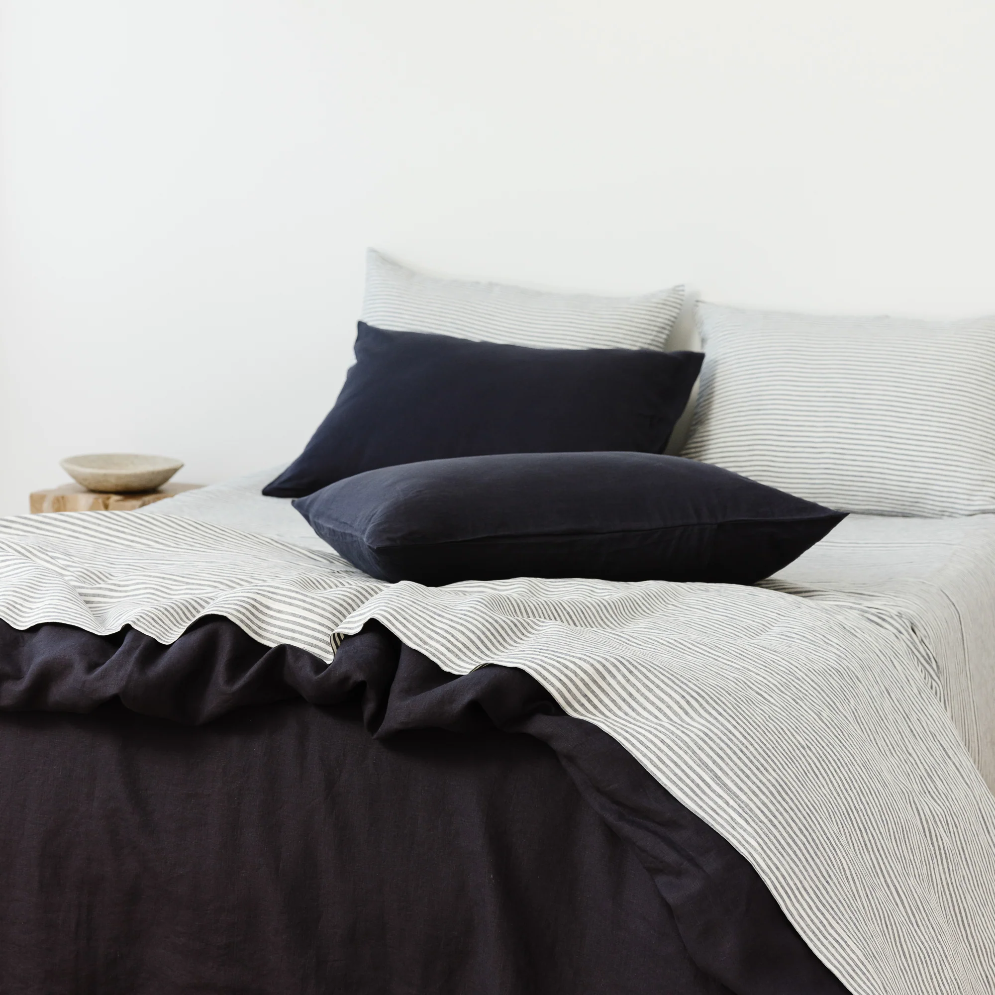 Midnight Blue Linen Duvet - Image 8