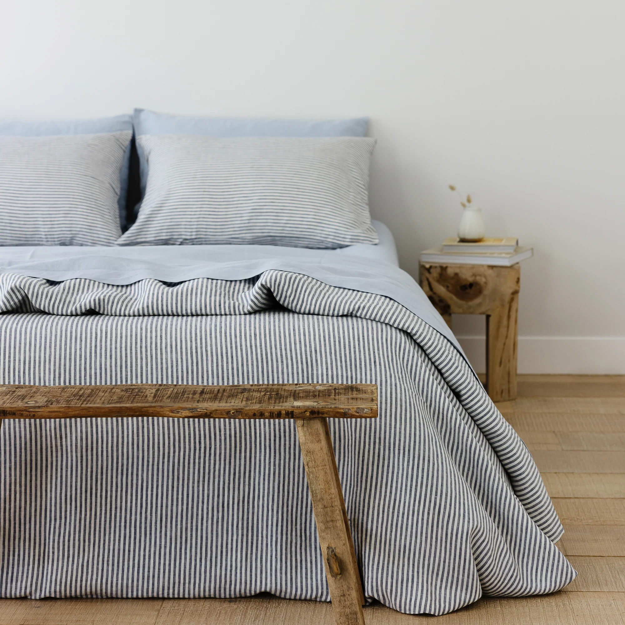 Navy Blue Stripes Linen Duvet - Image 4