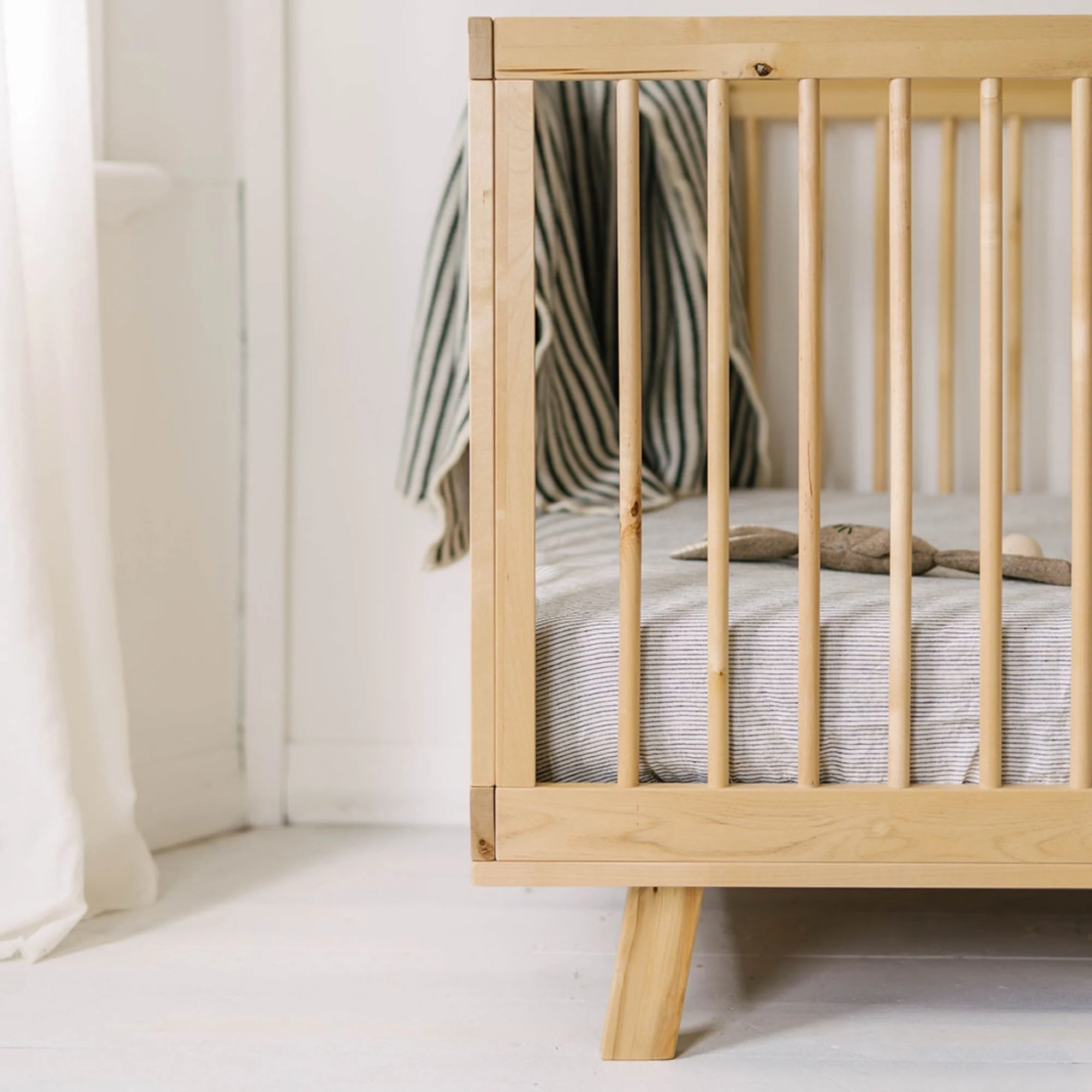 Pinstripes Linen Cot/Bassinet Sheet - Image 3