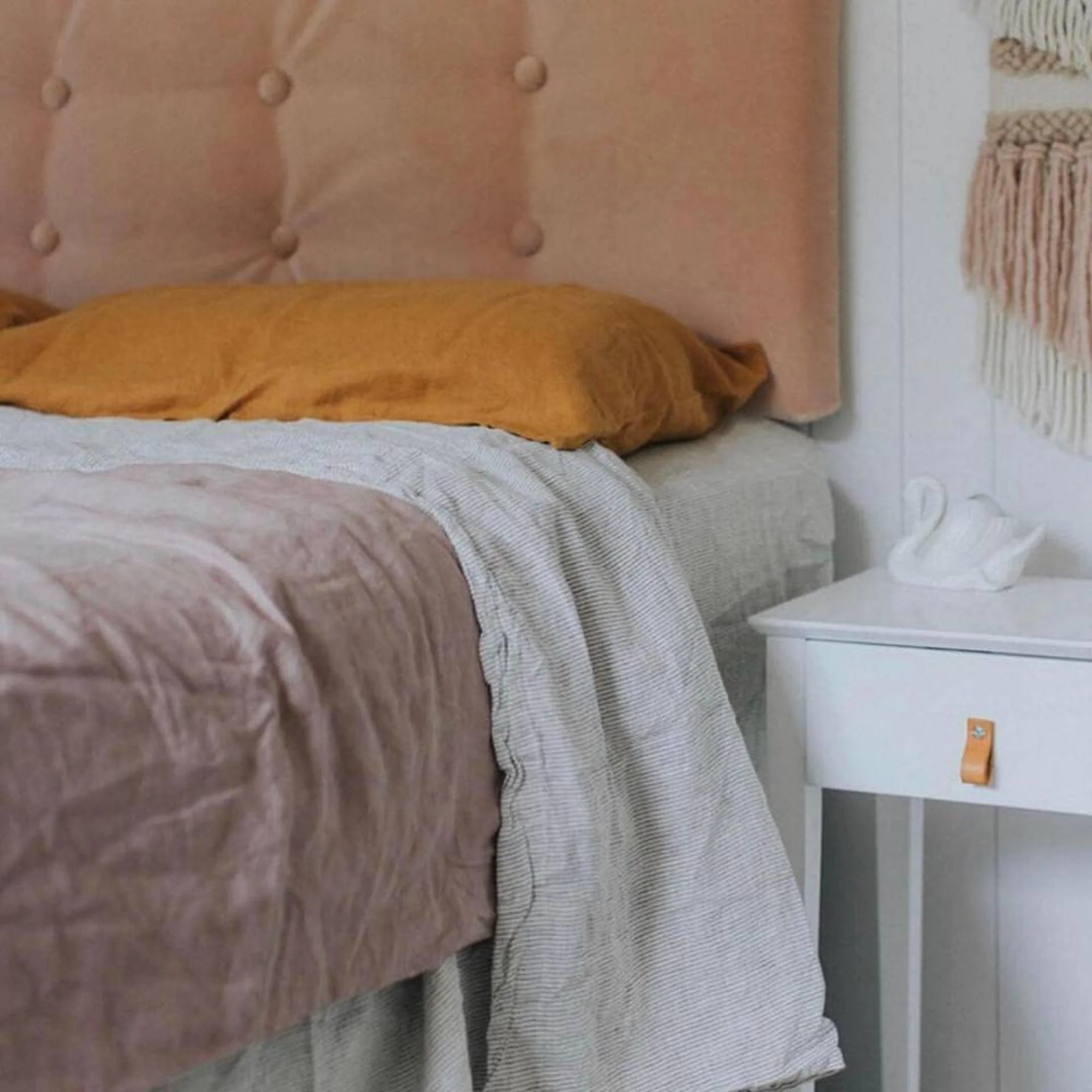 Pinstripes Linen Sheets Set - Image 12