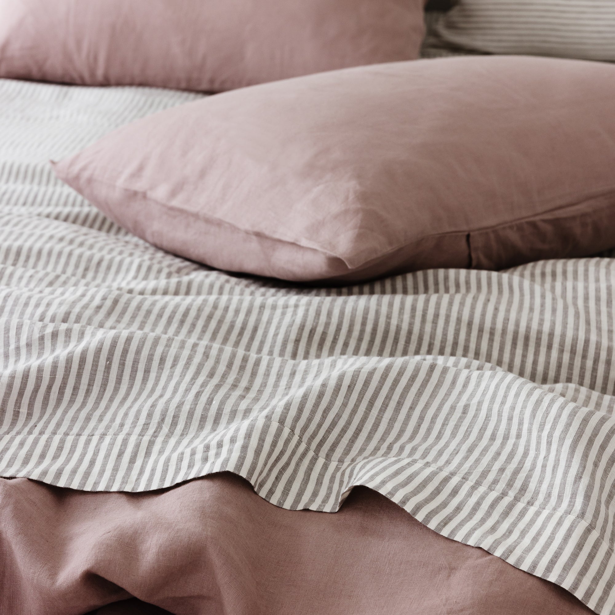 Rosewood Pink Linen Duvet - Image 10