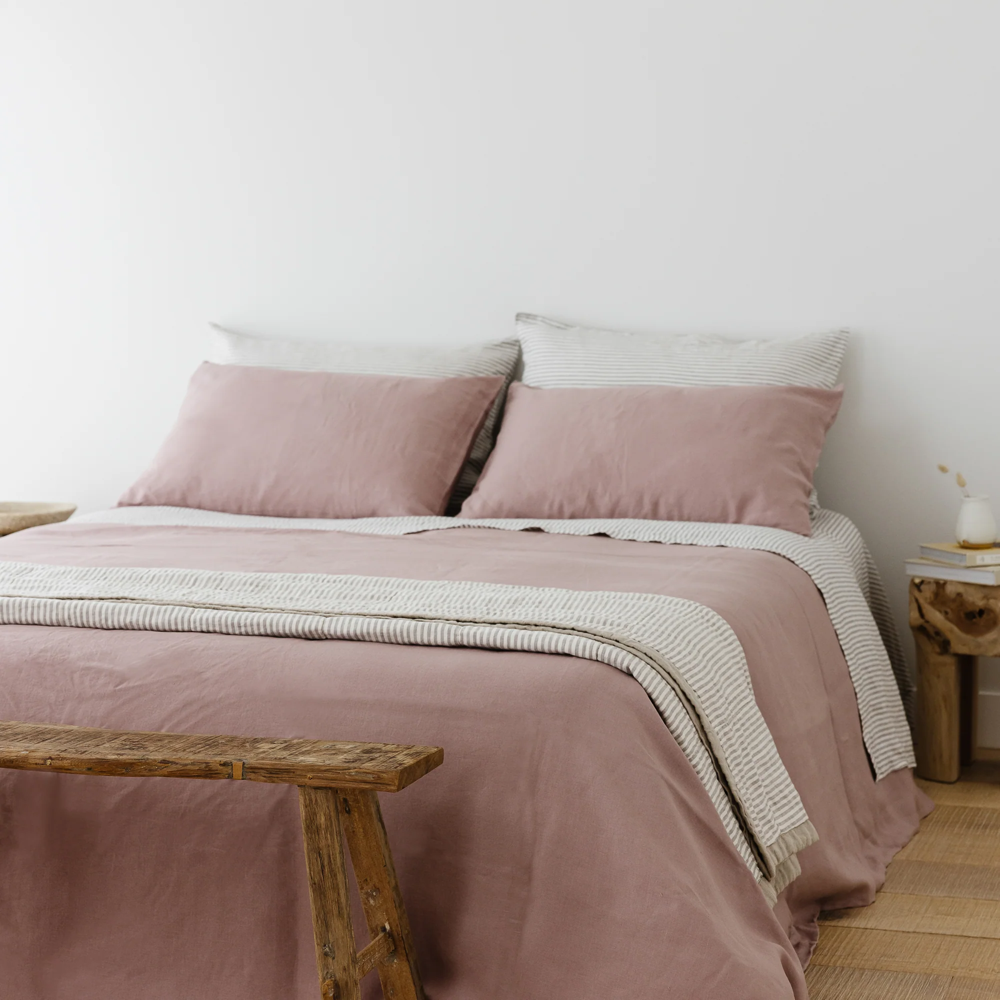 Rosewood Pink Linen Duvet - Image 4