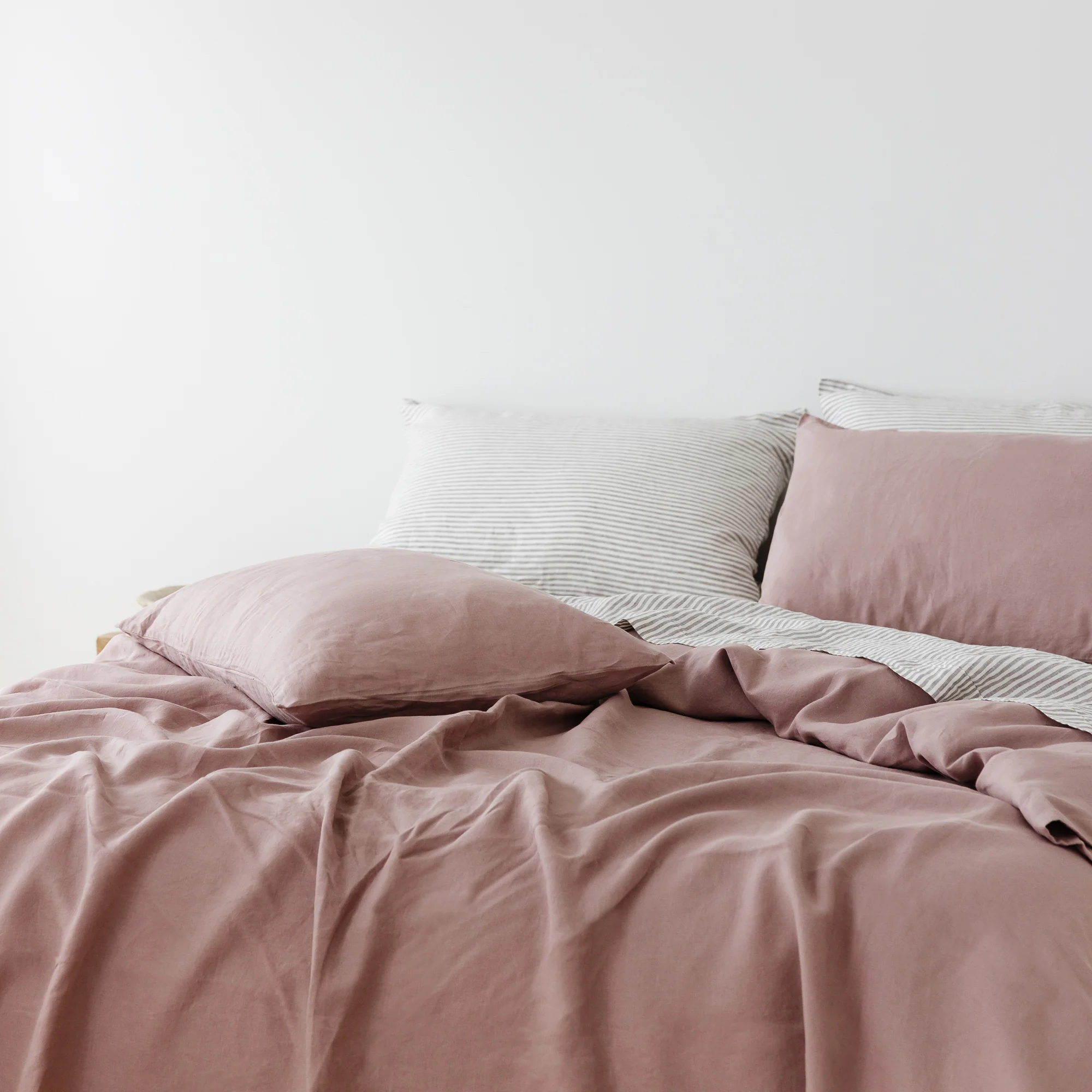 Rosewood Pink Linen Duvet - Image 6