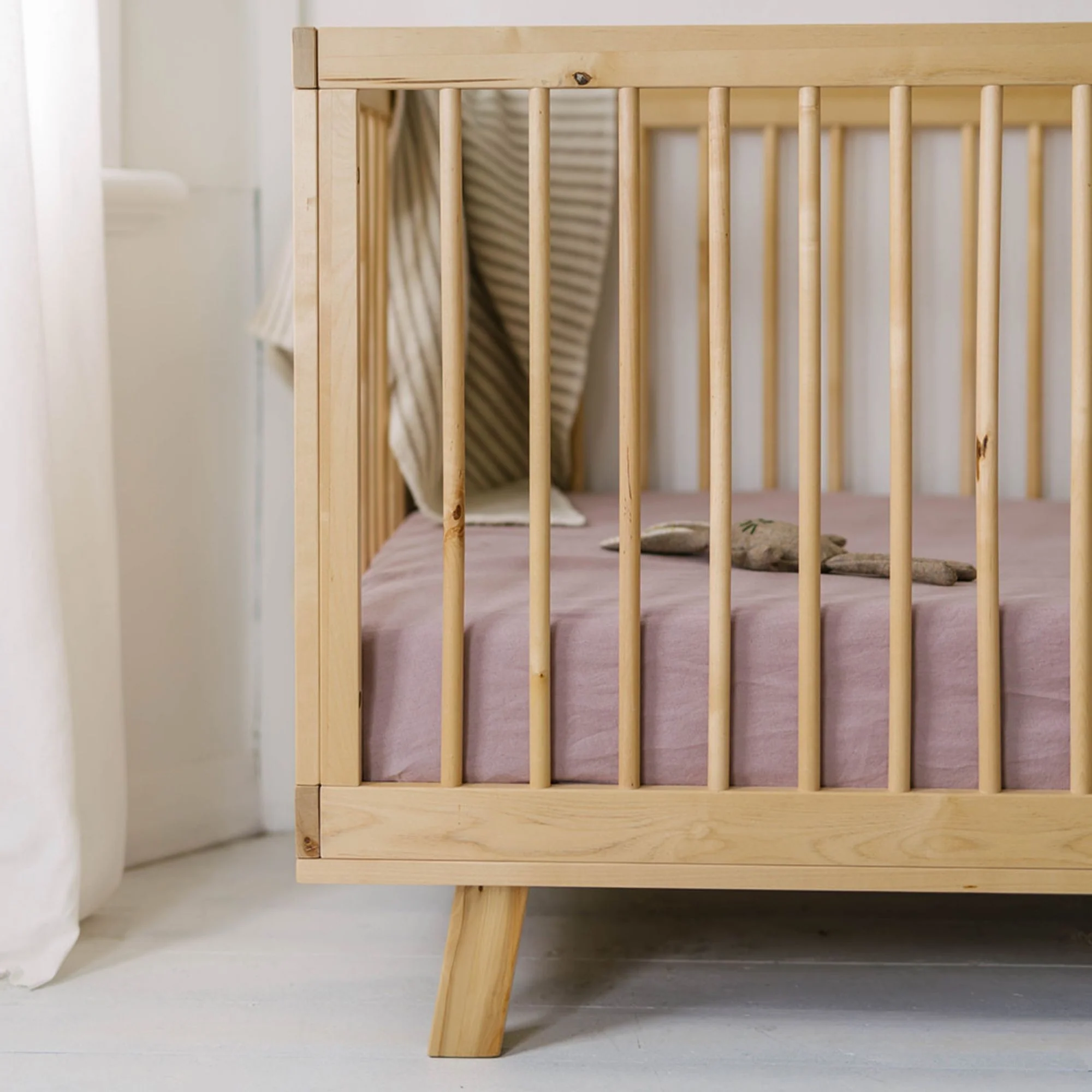 Rosewood Pink Linen Cot/Bassinet Sheet - Image 3