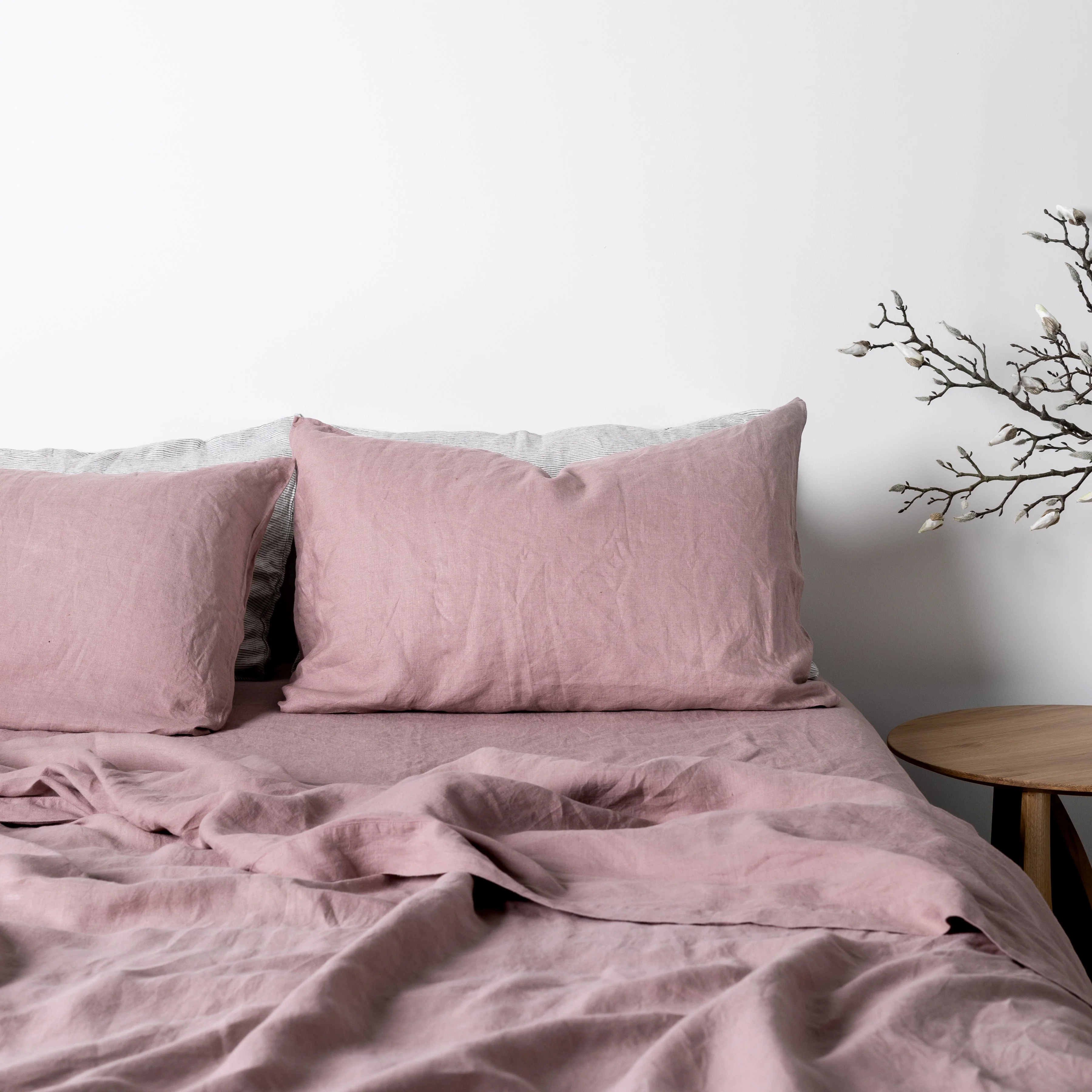 Rosewood Pink Linen Sheets Set - Image 3