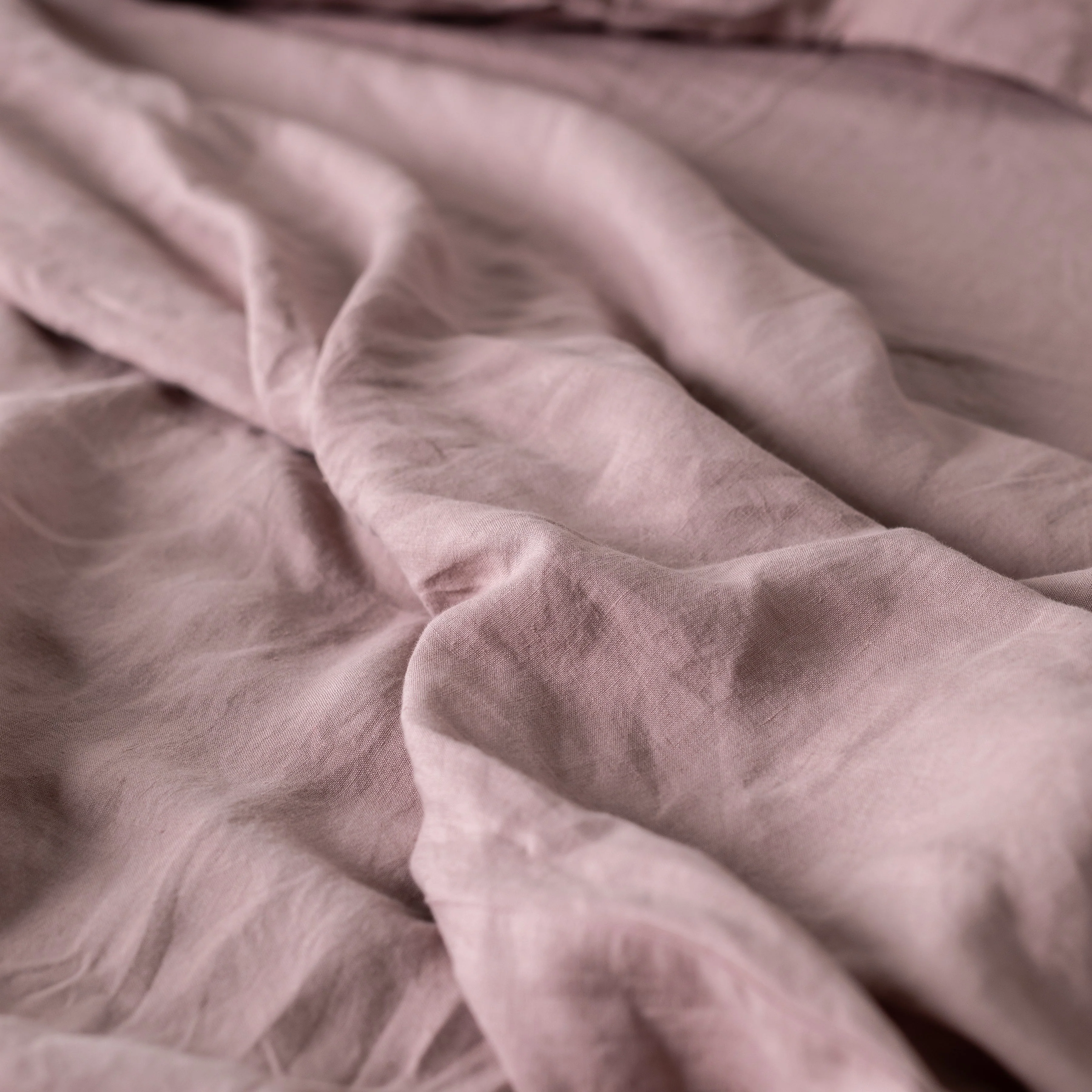 Rosewood Pink Linen Sheets Set - Image 5