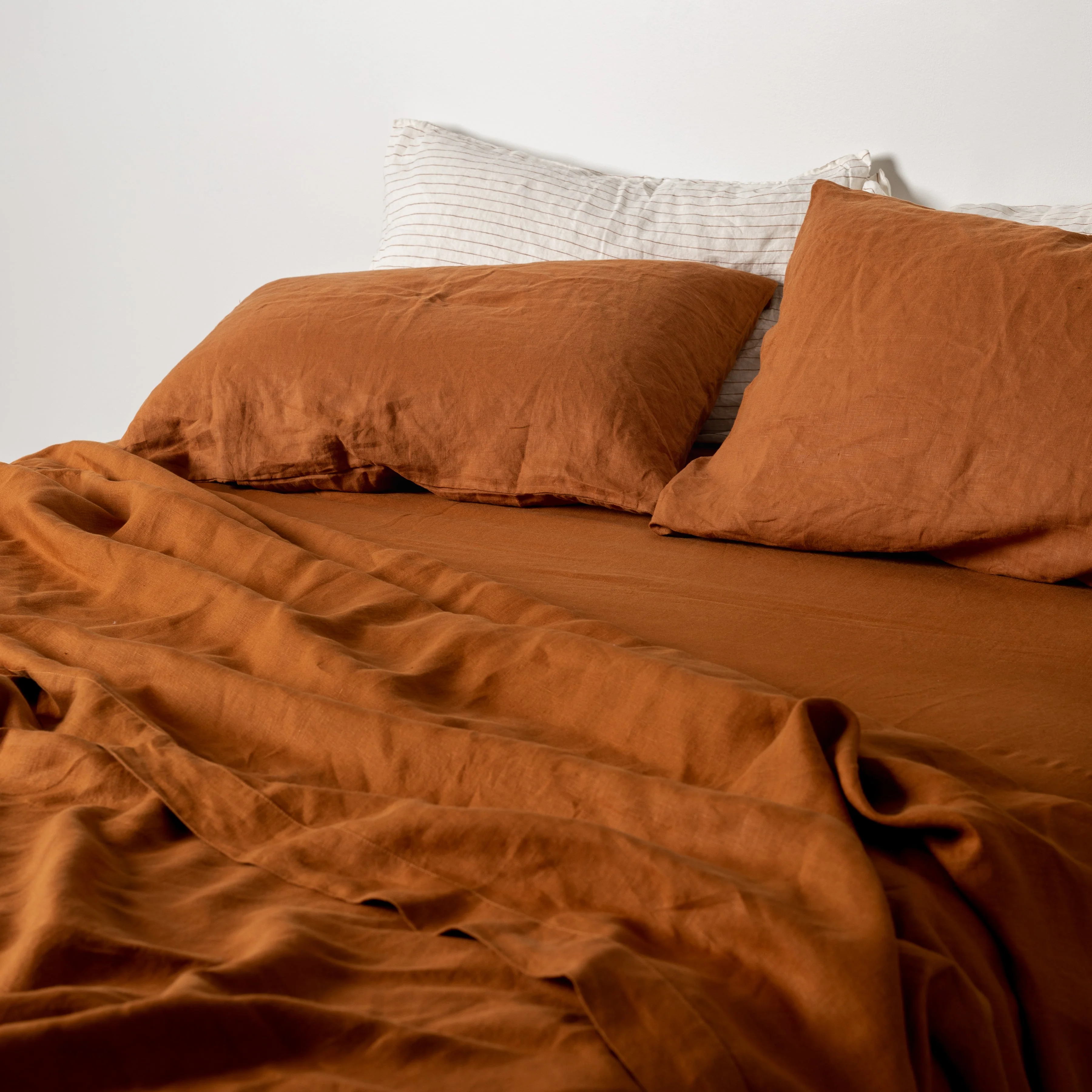 Tobacco Linen Fitted Sheet - Image 3