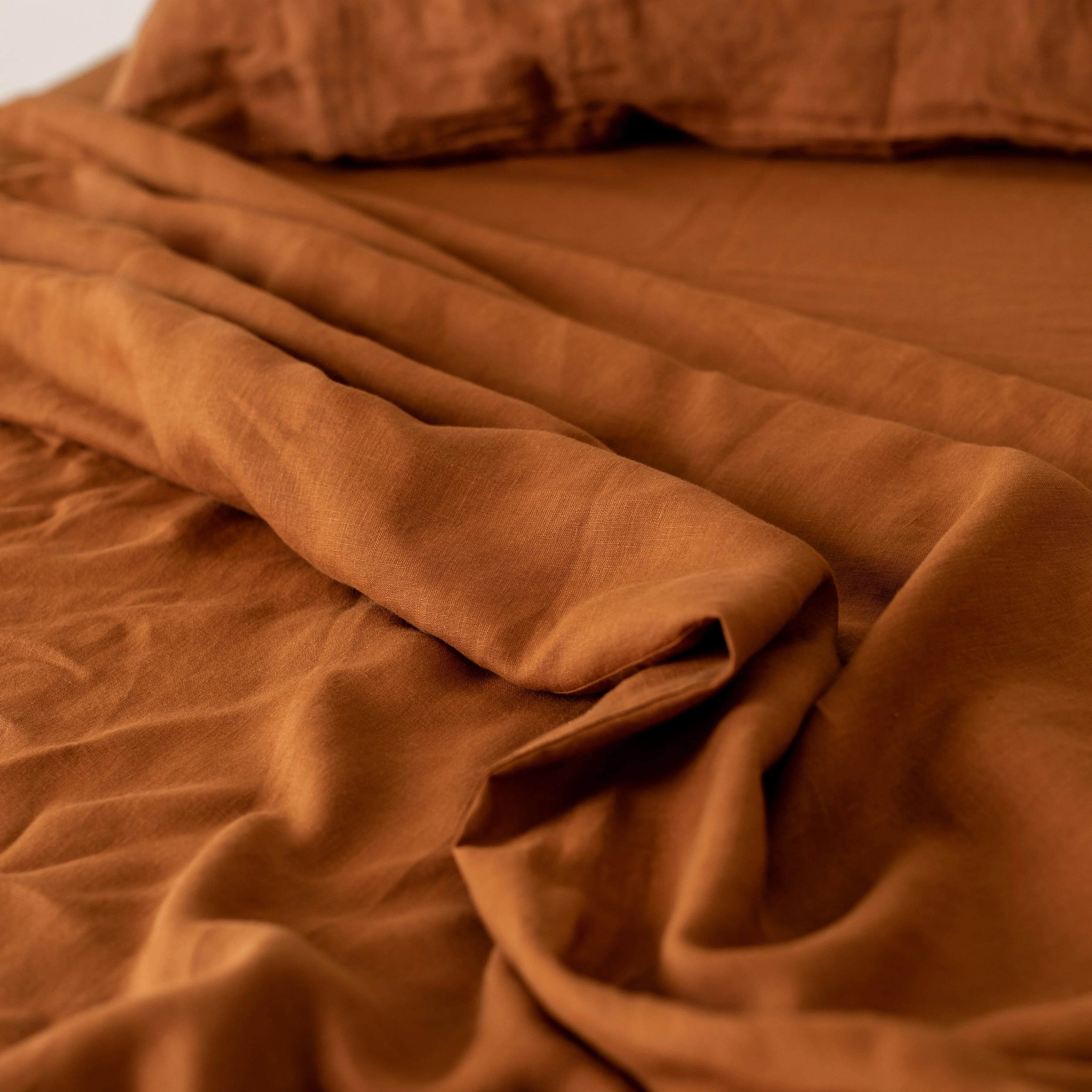 Tobacco Linen Sheets Set - Image 4